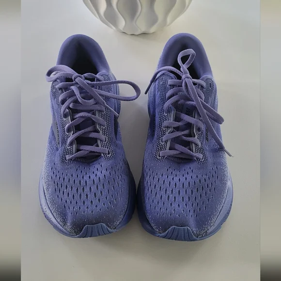 Brooks Ghost 16 Size 9 1/2 - Picture 3 of 12